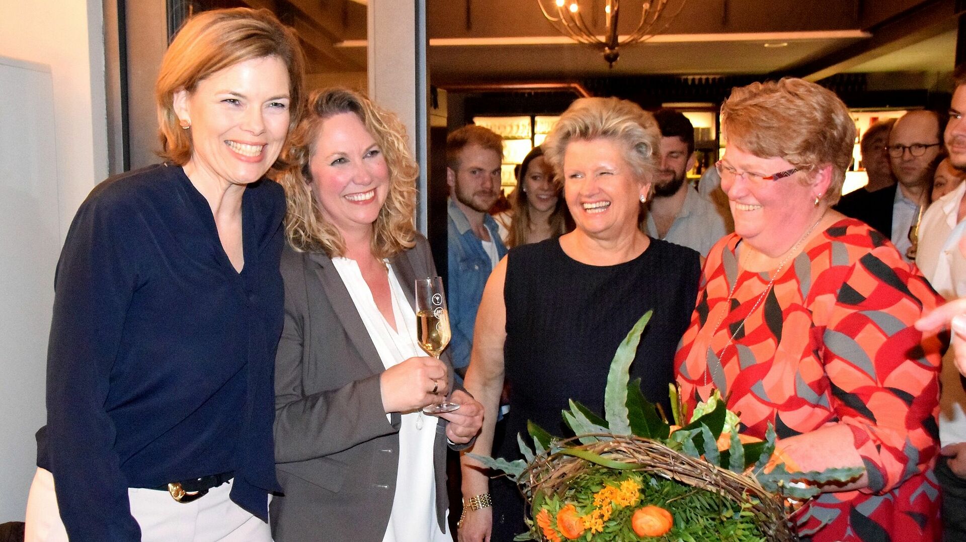 Landesvorsitzende Julia Klöckner gratuliert Bettin Dickes